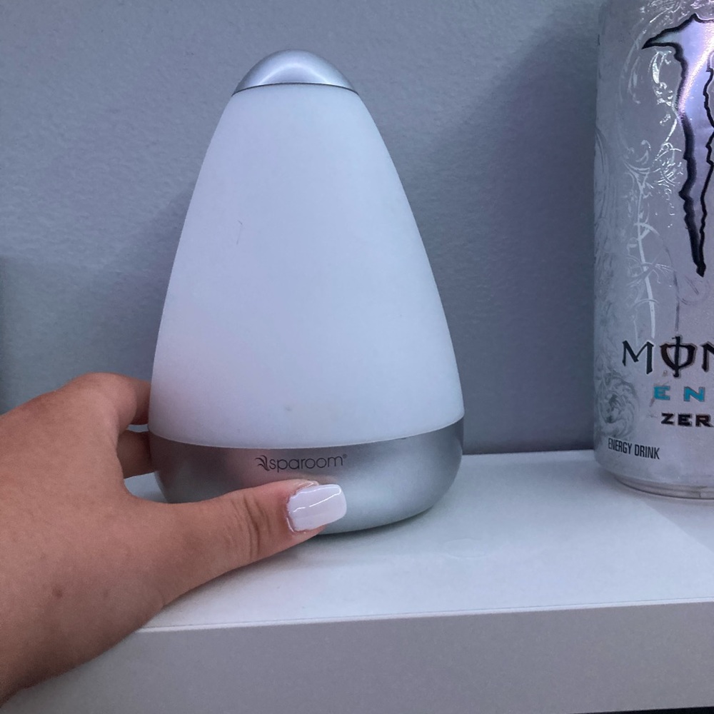 Essential oil diffuser